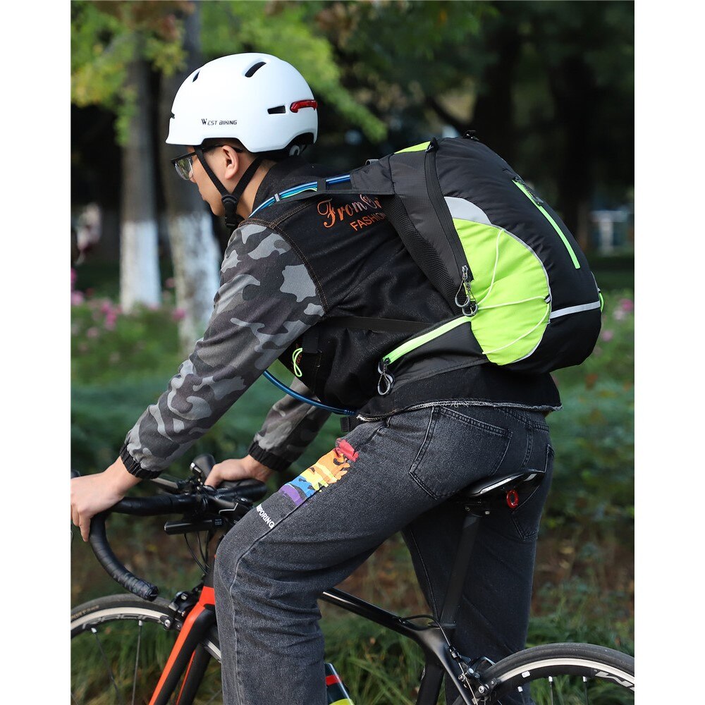 Running and Cycling Backpack Green